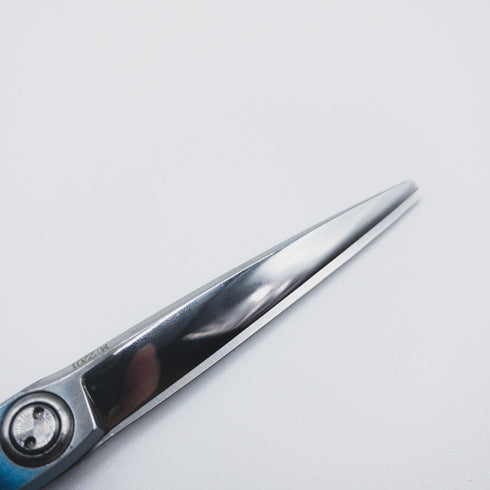 【トギノンTOGINON】NEOシャークライト2020モデルシザー オフセット理容 美容ハサミ 右利き 6インチ 中古 sc10