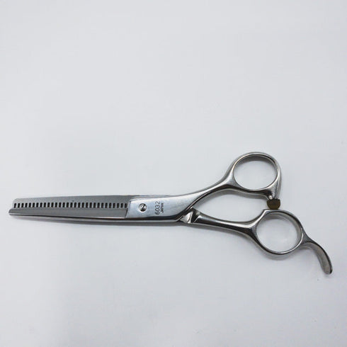 【ヒカリシザーズHIKARI光シザーHIKARI SCISSORS】6032 オフセット シザー セニング 美容ハサミ すきばさみ 美容師 理容師 約40% 右利き 6インチ 中古 sc1001