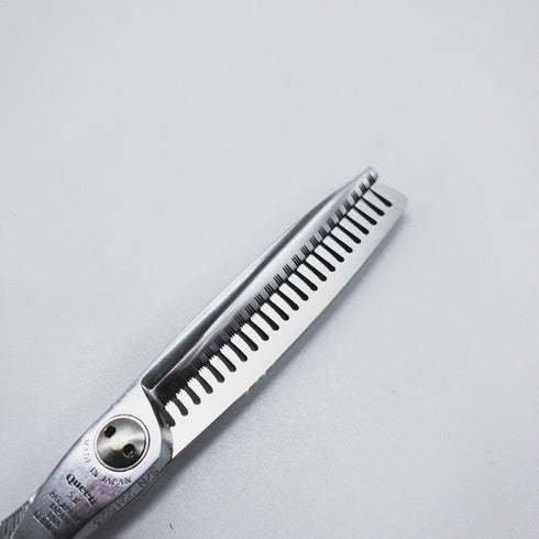 【トギノンTOGINON】サクセスダイナ5.8 メガネ シザー セニング 美容ハサミ すきばさみ 美容師 理容師 約70% 右利き 5.8インチ 中古 sc1011