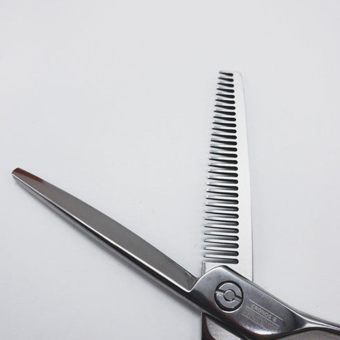 美品【ミズタニシザーズ ミズタニシザーMIZUTANI SCISSORS】CRONOS4クロノス オフセット シザー セニング 美容ハサミ すきばさみ 美容師 理容師 約9% 右利き 6インチ 中古 sc1055