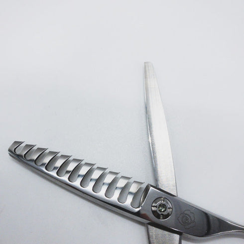 美品【MERITメリット山神剣】air cjn オフセット シザー セニング 美容ハサミ すきばさみ 美容師 理容師 約20% 右利き 6インチ 中古 sc1086