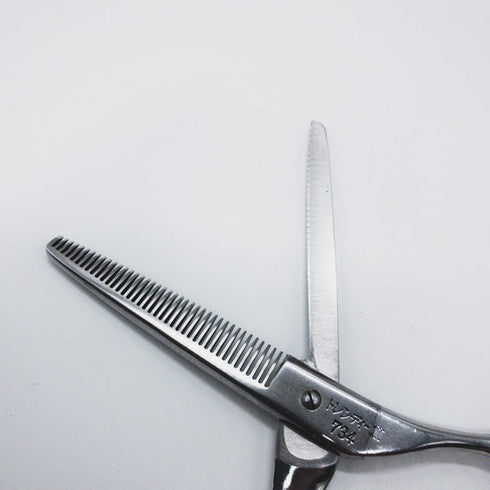 【ヒカリシザーズHIKARI光シザーHIKARI SCISSORS】TRENDYⅢトレンディ3 734 オフセット シザー セニング 美容ハサミ すきばさみ 美容師 理容師 約10% 右利き 6インチ 中古 sc1159