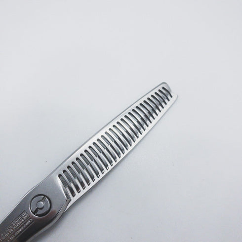 【ミズタニシザーズ ミズタニシザーMIZUTANI SCISSORS】CROSSOVER TH-125 USUBA逆刃 オフセット シザー セニング 美容ハサミ すきばさみ 美容師 理容師 約20~25% 右利き 5.8インチ 中古 sc1168