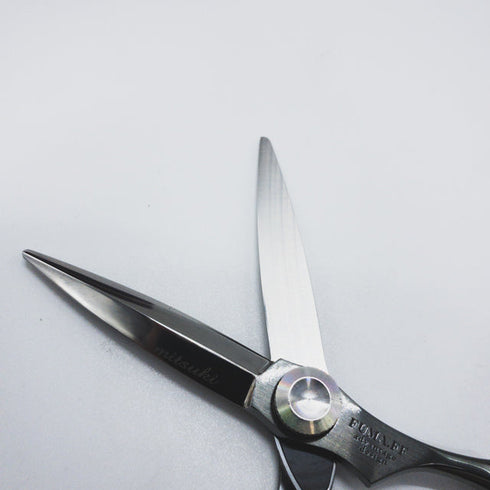 【トギノンTOGINON】FUMA FFスライド グレー シザー オフセット 理容 美容ハサミ 美容師 理容師 右利き 5.8インチ 中古 sc1221