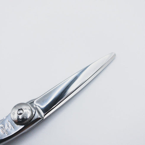 【ナルトシザーズ ナルトシザーNARUTO SCISSORS】ニューヘネシーSシザー オフセット理容 美容ハサミ 右利き 5インチ 中古 sc123