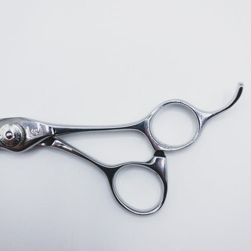 【ナルトシザーズ ナルトシザーNARUTO SCISSORS】スピンヘネシーシザー オフセット理容 美容ハサミ 右利き 5.6インチ 中古 sc124