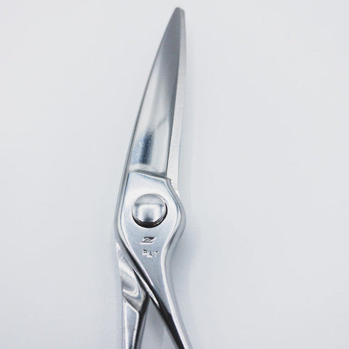 【ナルトシザーズ ナルトシザーNARUTO SCISSORS】スピンヘネシーシザー オフセット理容 美容ハサミ 右利き 5.6インチ 中古 sc124
