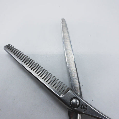 【ナルトシザーズ ナルトシザーNARUTO SCISSORS】 オフセット シザー セニング 美容ハサミ すきばさみ 美容師 理容師 約20~30% 右利き 6インチ 中古 sc1243