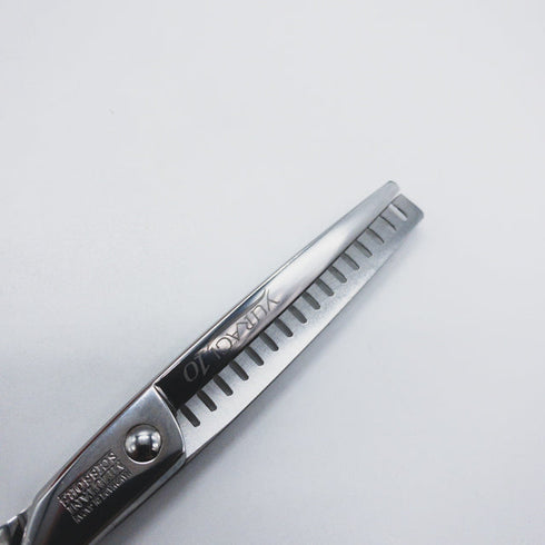 【ミズタニシザーズ ミズタニシザーMIZUTANI SCISSORS】ACRO YURAGI10ユラギ メガネ シザー セニング 美容ハサミ すきばさみ 美容師 理容師 約35~40% 右利き 6インチ 中古 sc1251