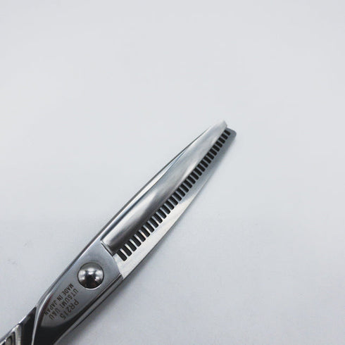 美品【内海ウツミUTSUMI】PR215 オフセット シザー セニング 美容ハサミ すきばさみ 美容師 理容師 約15% 右利き 6インチ 中古 sc1256