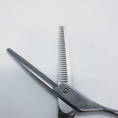【ヒカリシザーズHIKARI光シザーHIKARI SCISSORS】6032 オフセット シザー セニング 美容ハサミ すきばさみ 美容師 理容師 約40% 右利き 6インチ 中古 sc1308