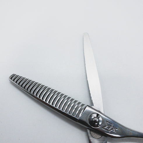 【三和技研SANWA SGK】JFS-T22 メガネ シザー セニング 美容ハサミ すきばさみ 美容師 理容師 約25% 右利き 5.8インチ 中古 sc1324