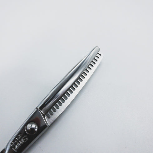 【三和技研SANWA SGK】JFS-T22 メガネ シザー セニング 美容ハサミ すきばさみ 美容師 理容師 約25% 右利き 5.8インチ 中古 sc1324