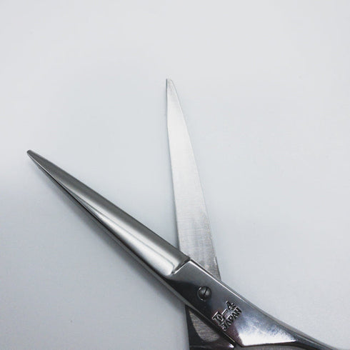 【ヒカリシザーズHIKARI光シザーHIKARI SCISSORS】E-4 シザー メガネ 理容 美容ハサミ 美容師 理容師 右利き 5.4インチ 中古 sc1344