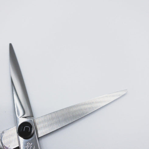 美品【ヒカリシザーズHIKARI光シザーHIKARI SCISSORS】F-5シザー オフセット理容 美容ハサミ 美容師 理容師 右利き 5.7インチ 中古 sc139