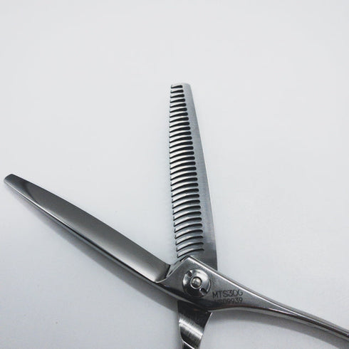 【ナルトシザーズ ナルトシザーNARUTO SCISSORS】レオヴィスタMTS30G メガネ シザー セニング 美容ハサミ すきばさみ 美容師 理容師 約30% 右利き 6インチ 中古 sc1454