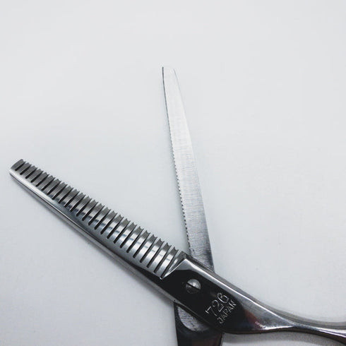 【ヒカリシザーズHIKARI光シザーHIKARI SCISSORS】726 オフセット シザー セニング 美容ハサミ すきばさみ 美容師 理容師 約60~70% 右利き 5.7インチ 中古 sc1466