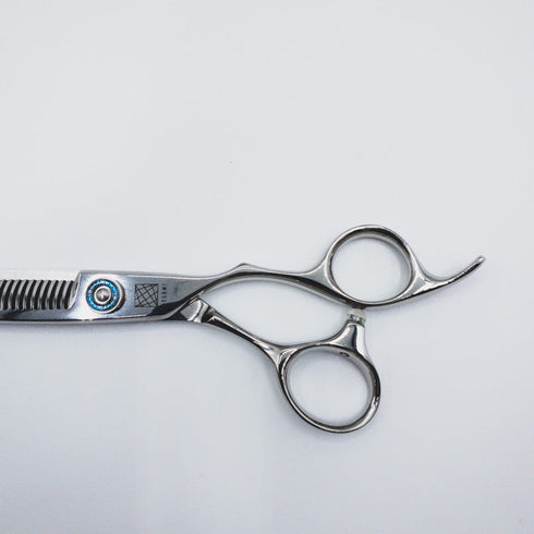 新品未使用【内海ウツミUTSUMI】U&U SWISH15 オフセット シザー セニング 美容ハサミ すきばさみ 美容師 理容師 約15% 右利き 6インチ 中古 sc147