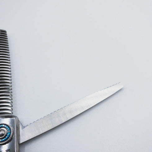 新品未使用【内海ウツミUTSUMI】U&U SWISH15 オフセット シザー セニング 美容ハサミ すきばさみ 美容師 理容師 約15% 右利き 6インチ 中古 sc147