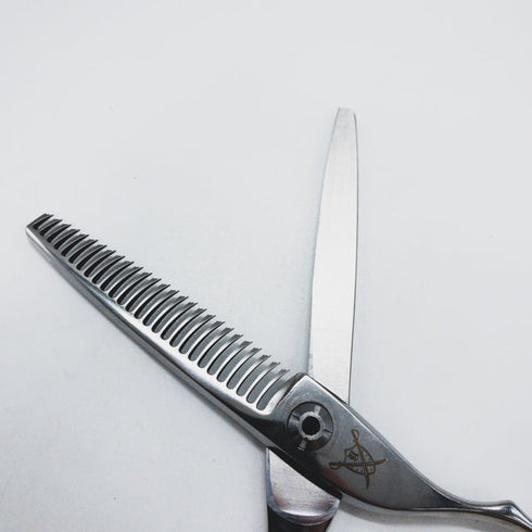 美品【山神剣 YAMAGAMI TSURUGI】AQUA N-MⅡ N-M2 メガネ シザー セニング 美容ハサミ すきばさみ 美容師 理容師 約20% 右利き 6インチ 中古 sc1499