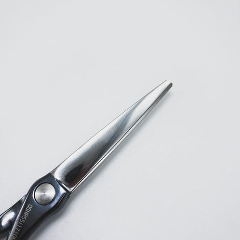 美品【シザーズジャパンSCISSORS JAPAN】QS 800R QSHR55i171ON シザー オフセット 理容 美容ハサミ 美容師 理容師 右利き 5.5インチ 中古 sc1536