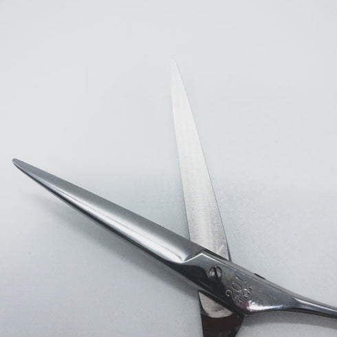 【ヒカリシザーズHIKARI光シザーHIKARI SCISSORS】NEW COSMOS201 シザー オフセット 理容 美容ハサミ 美容師 理容師 右利き 5.7インチ 中古 sc1557