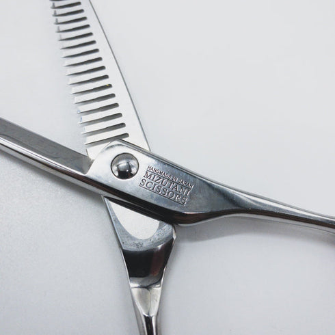 【ミズタニシザーズ ミズタニシザーMIZUTANI SCISSORS】ACRO YURAGI4 メガネ シザー セニング 美容ハサミ すきばさみ 美容師 理容師 約15~20% 右利き 6インチ 中古 sc1569