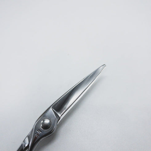 【ナルトシザーズ ナルトシザーNARUTO SCISSORS】スピンヘネシー シザー オフセット 理容 美容ハサミ 美容師 理容師 右利き 5.6インチ 中古 sc1571