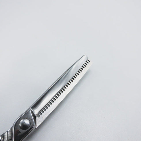 【ナルトシザーズ ナルトシザーNARUTO SCISSORS】二梳きSTクォーターセニングS31 メガネ シザー セニング 美容ハサミ すきばさみ 美容師 理容師 約20~25% 右利き 5.8インチ 中古 sc1573