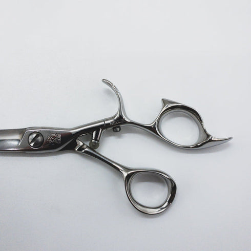 新品同様【ヒカリシザーズHIKARI光シザーHIKARI SCISSORS】STELLA COSMOS802 ステラコスモス シザー オフセット 理容 美容ハサミ 美容師 理容師 右利き 6インチ 中古 sc1601