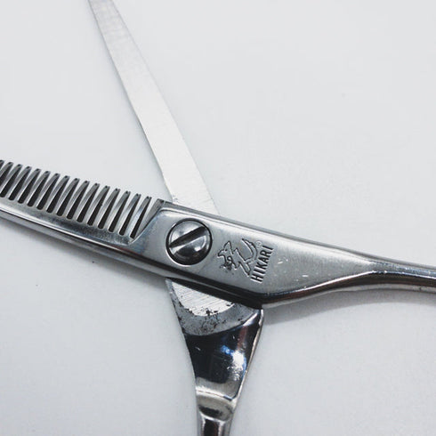 【ヒカリシザーズHIKARI光シザーHIKARI SCISSORS】6032 オフセット シザー セニング 美容ハサミ すきばさみ 美容師 理容師 約40% 右利き 6インチ 中古 sc1657