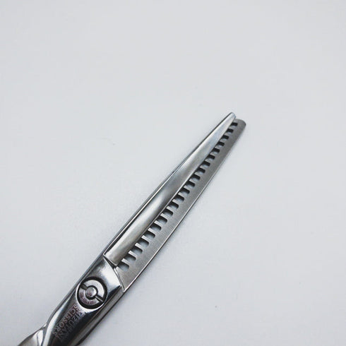 【ミズタニシザーズ ミズタニシザーMIZUTANI SCISSORS】Ichi-Nino-San 3 ベースセニング オフセット シザー セニング 美容ハサミ すきばさみ 美容師 理容師 約25% 右利き 5.8インチ 中古 sc1662