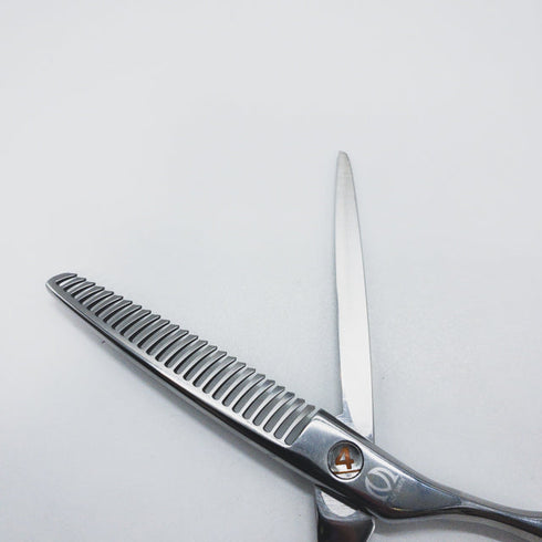 【ミズタニシザーズ ミズタニシザーMIZUTANI SCISSORS】Ichi-Nino-San 4 フィニッシュセニング オフセット シザー セニング 美容ハサミ すきばさみ 美容師 理容師 約15% 右利き 5.8インチ 中古 sc1670