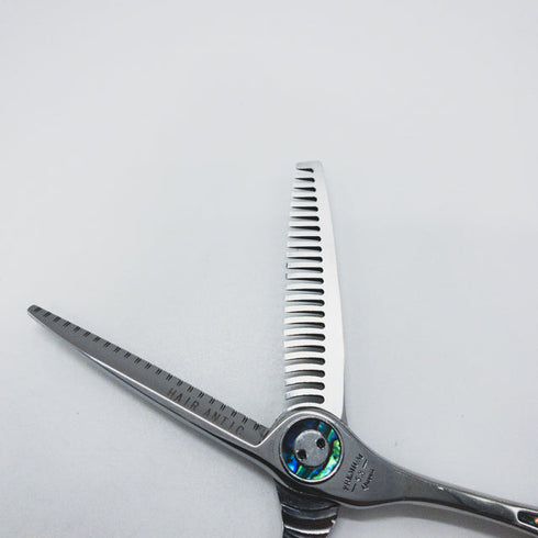 【トギノンTOGINON】PREMIUM TWIN5.8プレミアムクイーン ツイン メガネ シザー セニング 美容ハサミ すきばさみ 美容師 理容師 約40% 右利き 5.8インチ 中古 sc1674