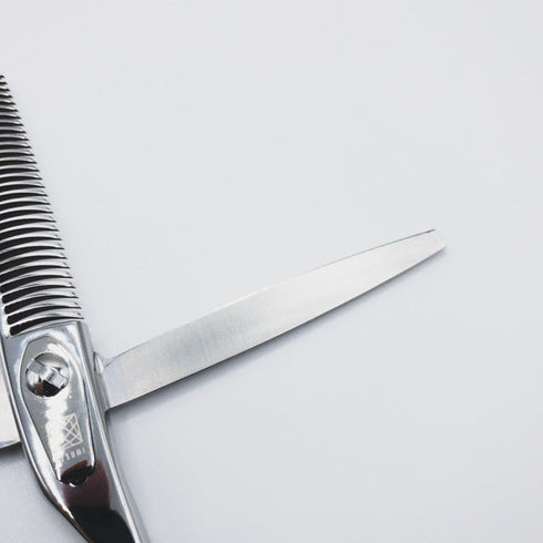 【内海ウツミUTSUMI】AT15 メガネ シザー セニング 美容ハサミ すきばさみ 美容師 理容師 約15% 右利き 6インチ 中古 sc327