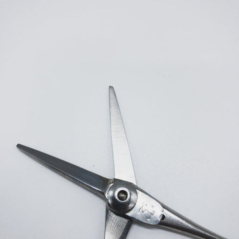 【ナルトシザーズ ナルトシザーNARUTO SCISSORS】ヘネシー ミニカット シザー オフセット 理容 美容ハサミ 美容師 理容師 右利き 5インチ 中古 sc1681