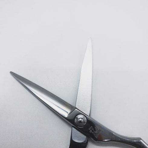 【ヒカリシザーズHIKARI光シザーHIKARI SCISSORS】E-5 シザー オフセット 理容 美容ハサミ 美容師 理容師 右利き 5.9インチ 中古 sc1715