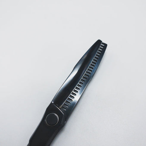 【ハヤシシザーズ ハヤシシザーHAYASHI SCISSORS】HYS-26RT-WH-6 クレーター加工 メガネ シザー セニング 美容ハサミ すきばさみ 美容師 理容師 約30~35% 右利き 6インチ 中古 sc1718