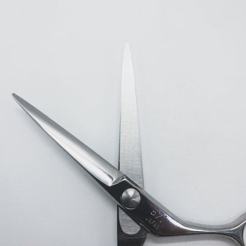 【ヒカリシザーズHIKARI光シザーHIKARI SCISSORS】BLAZE571 シザー オフセット 理容 美容ハサミ 美容師 理容師 右利き 5.5インチ 中古 sc1744