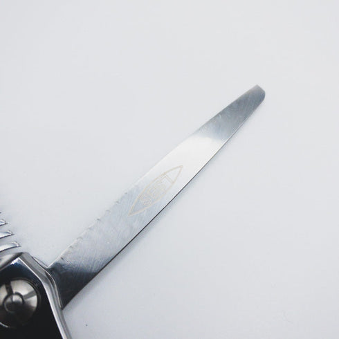 新品同様【シザーズジャパンSCISSORS JAPAN】Qv FLOR23% LSBS加工 オフセット シザー セニング 美容ハサミ すきばさみ 美容師 理容師 約23% 右利き 5.8インチ 中古 sc183