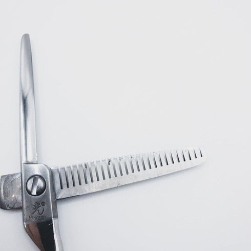 【ヒカリシザーズHIKARI光シザーHIKARI SCISSORS】726 オフセット シザー セニング 美容ハサミ すきばさみ 美容師 理容師 約60~70% 右利き 5.7インチ 中古 sc185