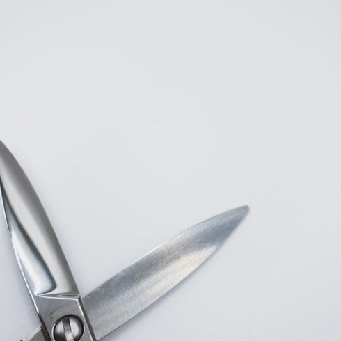 新品同様【ヒカリシザーズHIKARI光シザーHIKARI SCISSORS】B-DRY COSMOS163 ドライカット スライド オフセット 理容 美容ハサミ 美容師 理容師 右利き 5.6インチ 中古 sc193