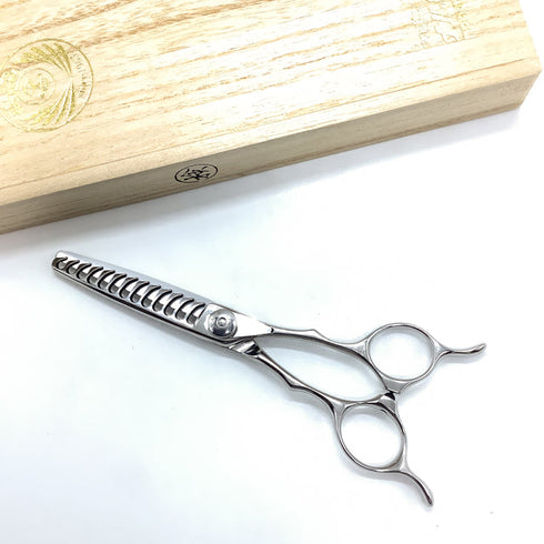 美品【ナルトシザーズ ナルトシザーNARUTO SCISSORS】ドレスライン メガネ シザー セニング 美容ハサミ すきばさみ 美容師 理容師 約20% 右利き 5.6インチ 中古 sc2007