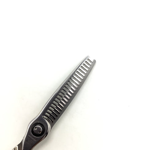 【トギノンTOGINON】PREMIUM TWIN5.8プレミアムクイーン ツイン メガネ シザー セニング 美容ハサミ すきばさみ 美容師 理容師 約40% 右利き 5.8インチ 中古 sc2057
