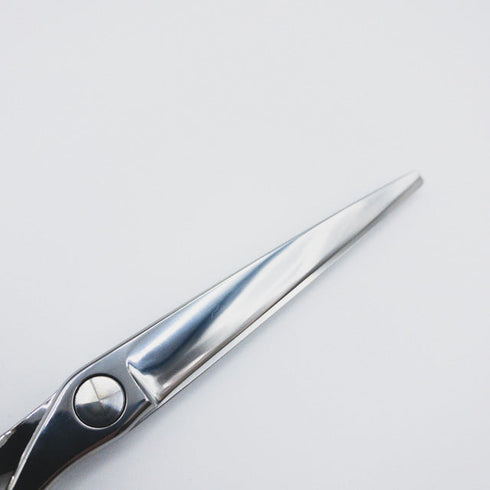 新品同様【シザーズジャパンSCISSORS JAPAN】NS800R 剣刃 LSBS加工 シザー オフセット 理容 美容ハサミ 美容師 理容師 右利き 6インチ 中古 sc221