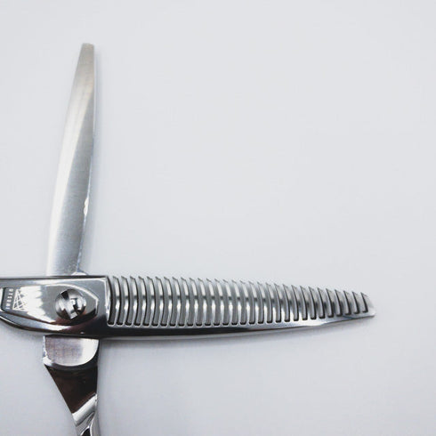 新品未使用【内海ウツミUTSUMI】OF15L 30目 オフセット シザー セニング 美容ハサミ すきばさみ 美容師 理容師 約15% 左利き 6インチ 中古 sc228