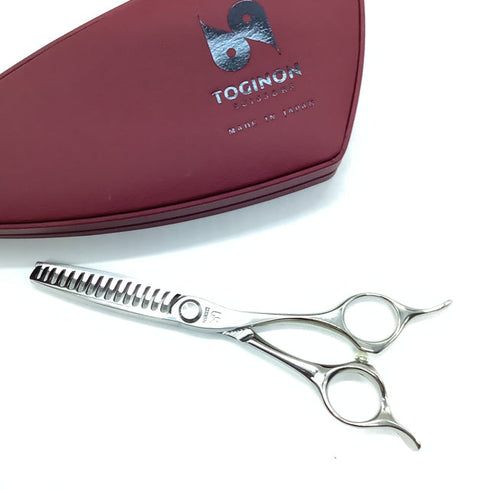 美品【トギノンTOGINON】QUEEN SHIGMAクイーンシグマ5.8 メガネ シザー セニング 美容ハサミ すきばさみ 美容師 理容師 約15% 右利き 5.8インチ 中古 sc2392