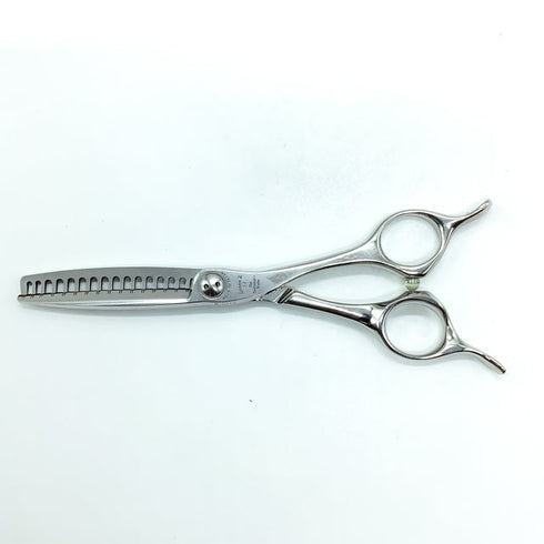 美品【トギノンTOGINON】QUEEN SHIGMAクイーンシグマ5.8 メガネ シザー セニング 美容ハサミ すきばさみ 美容師 理容師 約15% 右利き 5.8インチ 中古 sc2392