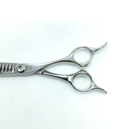 美品【トギノンTOGINON】QUEEN SHIGMAクイーンシグマ5.8 メガネ シザー セニング 美容ハサミ すきばさみ 美容師 理容師 約15% 右利き 5.8インチ 中古 sc2392