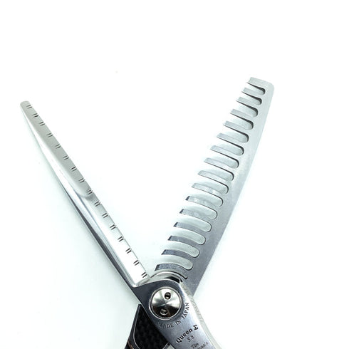 美品【トギノンTOGINON】QUEEN SHIGMAクイーンシグマ5.8 メガネ シザー セニング 美容ハサミ すきばさみ 美容師 理容師 約15% 右利き 5.8インチ 中古 sc2392